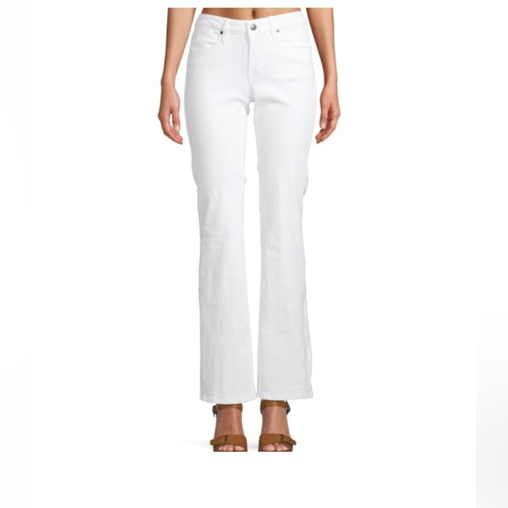 NWT MAX JEANS MODERN BOOTCUT WHITE JEANS SIZE 6